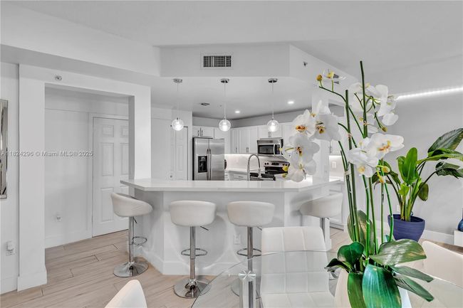 APT-209 - 11401 Nw 89 Th St, Home with 2 bedrooms, 3 bathrooms and null parking in Doral FL | Image 30