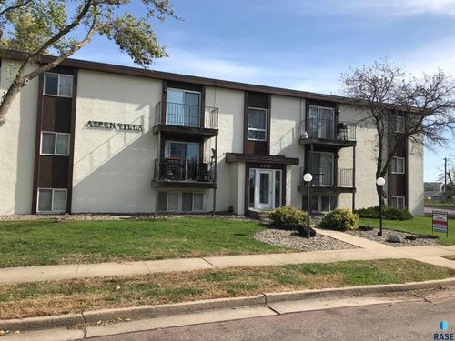 3900 S Hawthorne Ave Avenue, Sioux Falls, SD, 57105 | Card Image