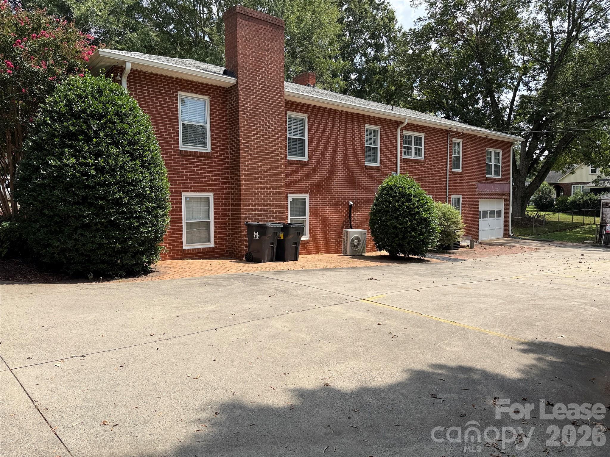 Commercial Lease in Huntersville 3