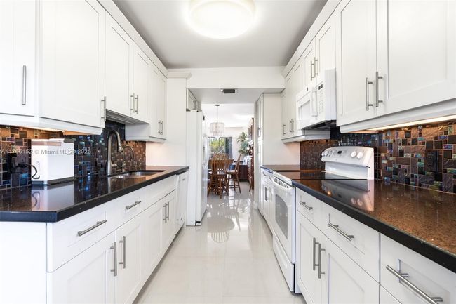 APT-415K - 1300 Sw 125 Th Ave, Condo with 2 bedrooms, 2 bathrooms and null parking in Pembroke Pines FL | Image 8