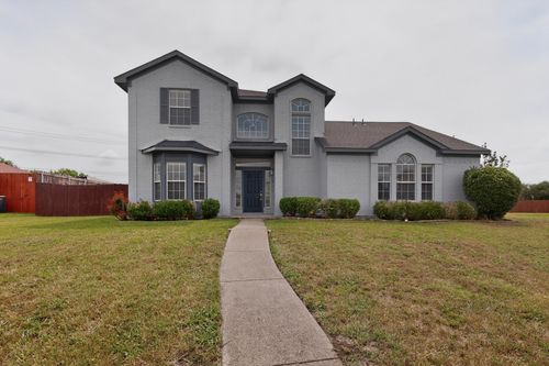 421 Chestnut Ln, Desoto, TX, 75115-8011 | Card Image