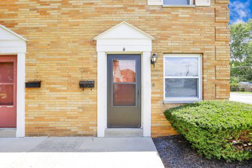 h-1746 Pine Tree St S, Columbus, OH, 43229-3779 | Card Image