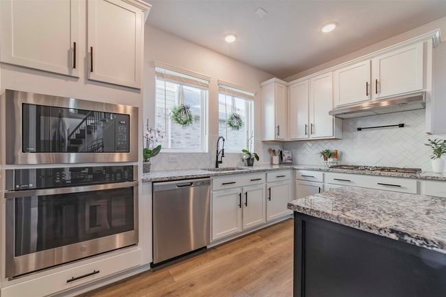 Stainless appliances | Image 27