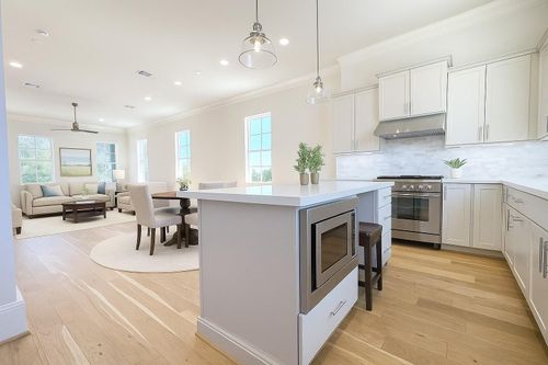 739 Bringhurst St, Houston, TX, 77020-8607 | Card Image