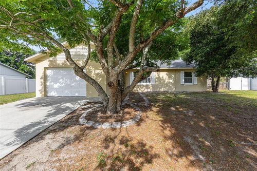 4680 Ne 28th Ter, OCALA, FL, 34479-8711 | Card Image