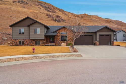 8064 Steamboat Ct, Summerset, SD, 57769-6213 | Card Image