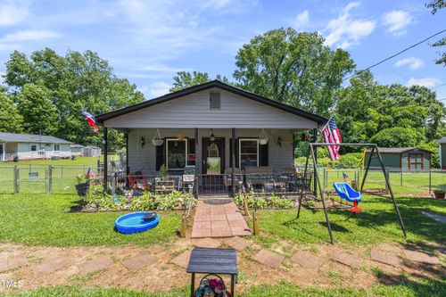 820 1st St, Kings Mountain, NC, 28086-2102 | Card Image