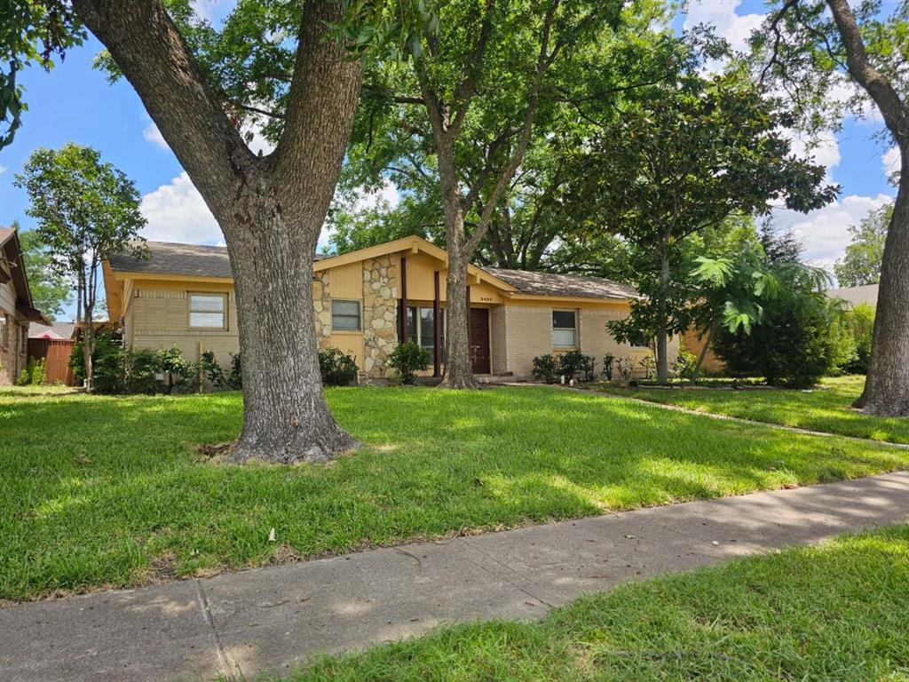 Eastbrook Dr, Mesquite, TX 75150