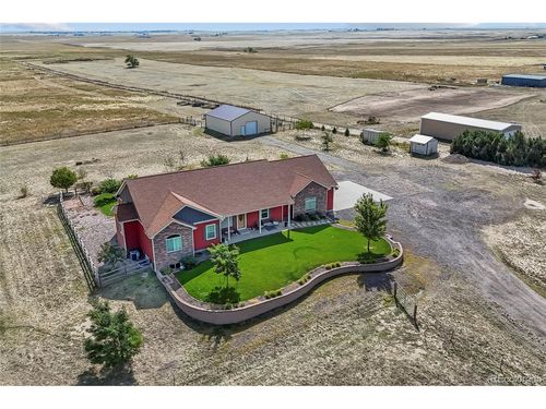 380 N Dutch Valley Rd, Bennett, CO, 80102-8730 | Card Image