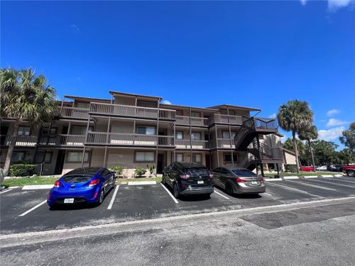 8b1-6308 Newtown Cir, Tampa, FL, 33615-3605 | Card Image