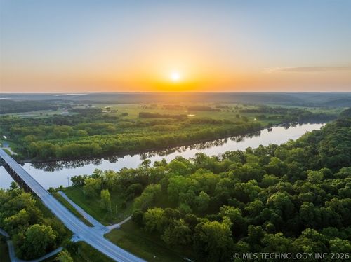 9596 N 447 Rd, Spavinaw, OK, 74366-1371 | Card Image