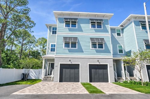 1237 Savona Dr Ne, St Petersburg, FL, 33702-1556 | Card Image