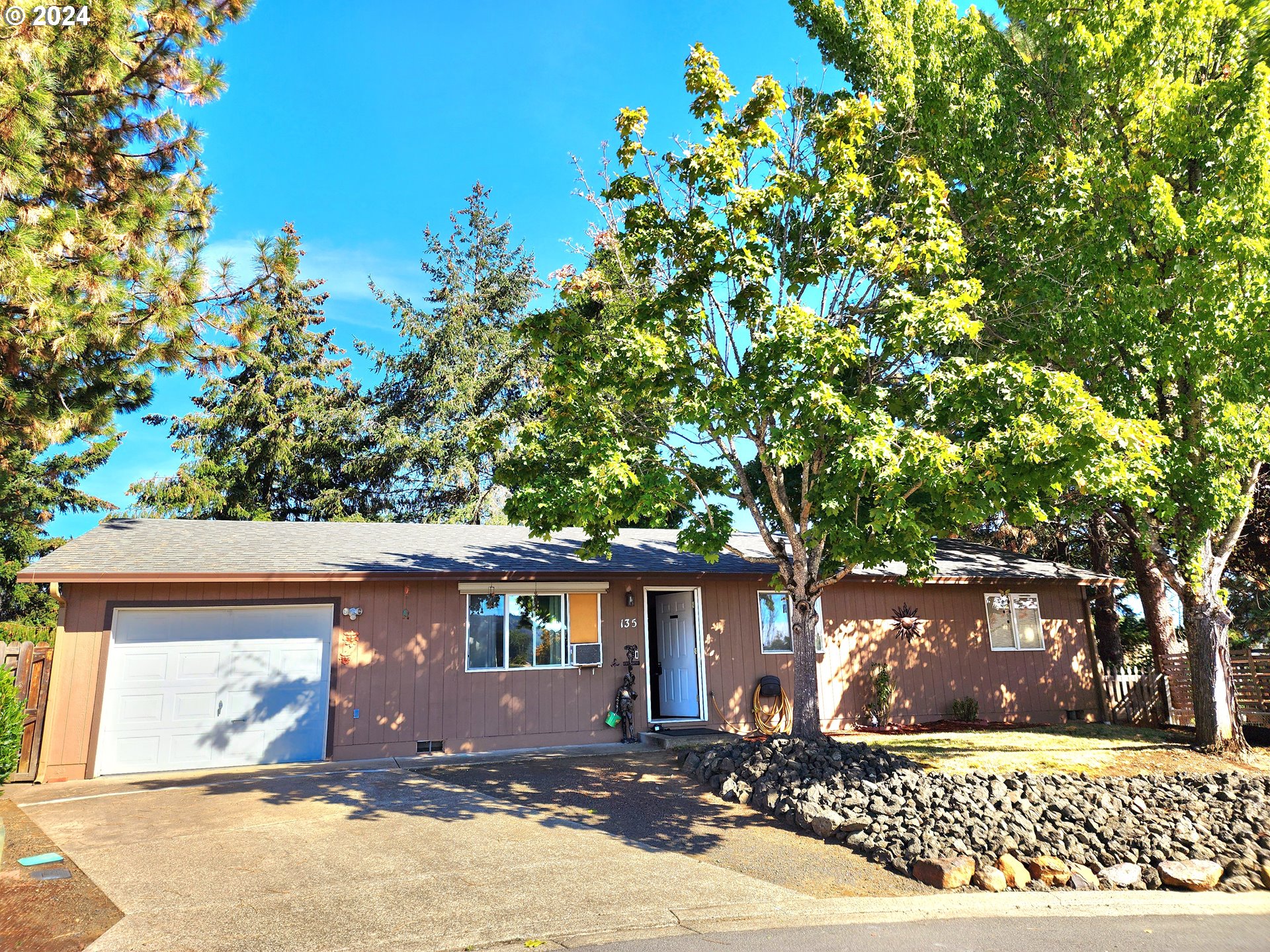 Aloha Ct, Roseburg, OR 97471