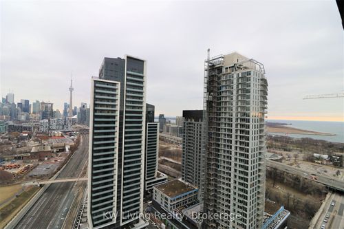 3120-19 Western Battery Rd, Toronto, ON, M6K0E3 | Card Image