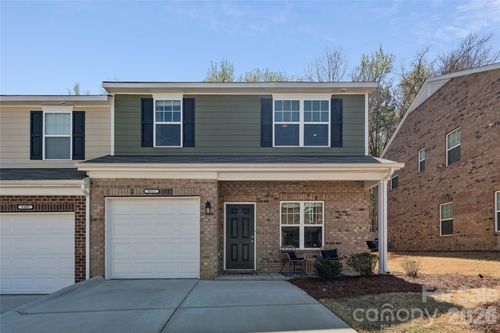 9311 Grand Valley Dr, Charlotte, NC, 28213-3170 | Card Image