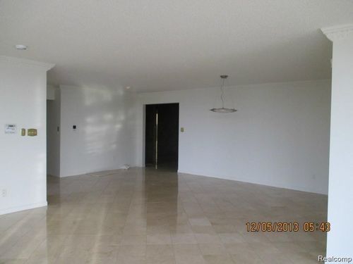 apt-12e-15801 Providence Dr, Southfield, MI, 48075-3138 | Card Image