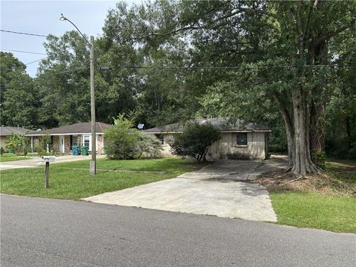 460 Magnolia St, Slidell, LA, 70460-1824 | Card Image