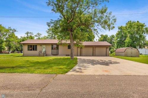 290 3rd Ave, Davenport, ND, 58021-4012 | Card Image