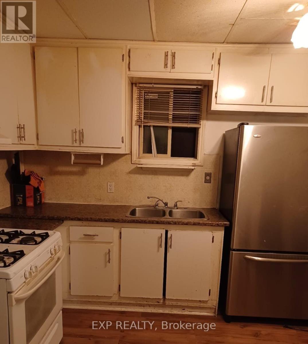 Residential in Hamilton (Crown Point) 4