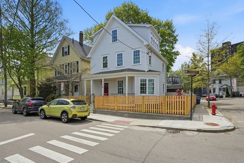 26 Virginia St, Somerville, MA, 02145-3911 | Card Image