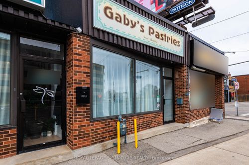 3588 Dufferin St, North York, ON, M3K1N1 | Card Image