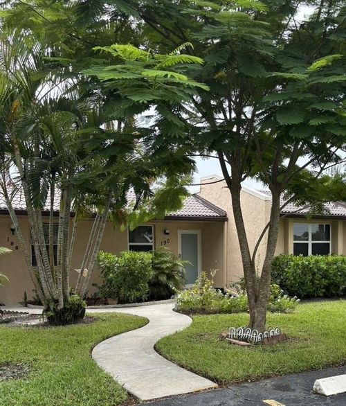 190 Lake Meryl Dr, West Palm Beach, FL, 33411-3351 | Card Image