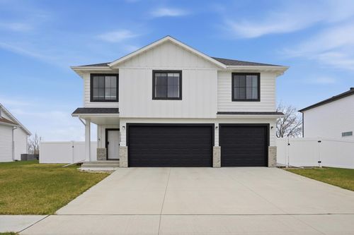 10158 Burgundy Dr, Horace, ND, 58047-9007 | Card Image