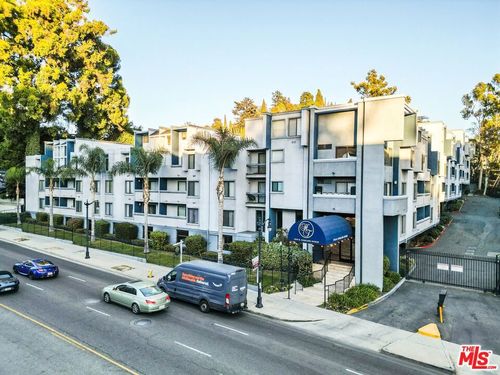 21-1940 Cahuenga Blvd W, Los Angeles, CA, 90068 | Card Image