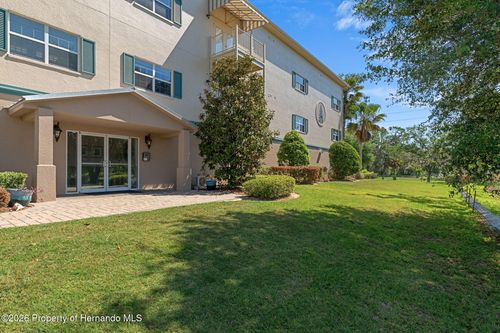 536-7986 Southern Pines Dr, BROOKSVILLE, FL, 34601-5595 | Card Image