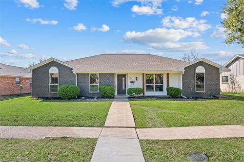 7620 La Risa Dr, Dallas, TX, 75248-4337 | Card Image