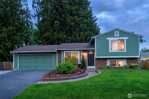 12605 58th Ave Se, Snohomish, WA, 98296-8963 | Card Image