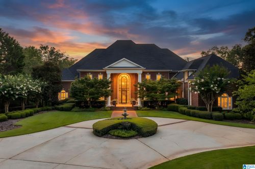 8034 Castlehill Rd, Hoover, AL, 35242-7226 | Card Image