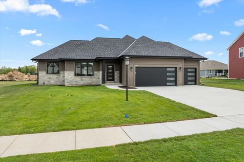 1564 Fairwinds Blvd, Mukwonago, WI, 53149 | Card Image