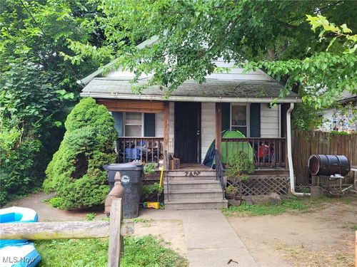 7427 Spafford Rd, Cleveland, OH, 44105-3618 | Card Image