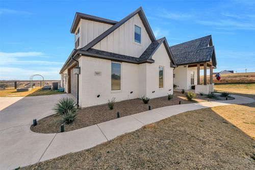 1040 Agnes N, Springtown, TX, 76082-5061 | Card Image