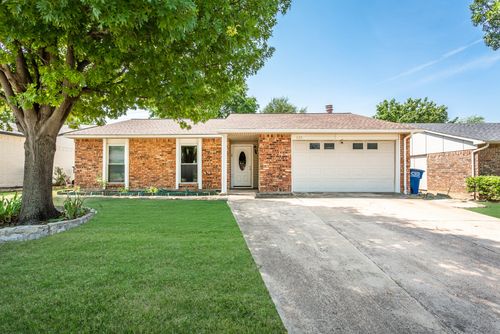 622 Valley View Dr, Allen, TX, 75002-3216 | Card Image