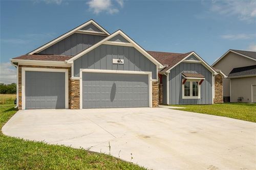 1018 Bluestem Cir, Baldwin City, KS, 66006-4223 | Card Image