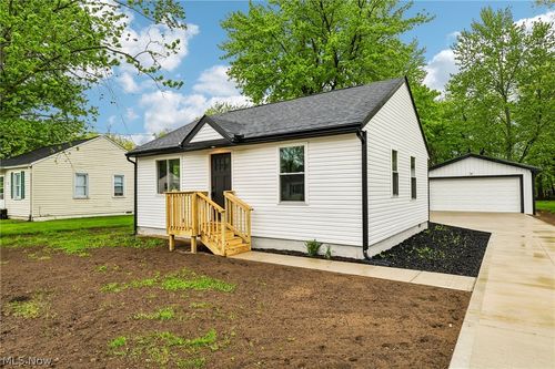 38849 Adkins Rd, Willoughby, OH, 44094-7516 | Card Image