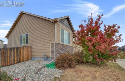 6841 Red Cardinal Loop, House other with 3 bedrooms, 2 bathrooms and 2 parking in Colorado Springs CO | Image 3