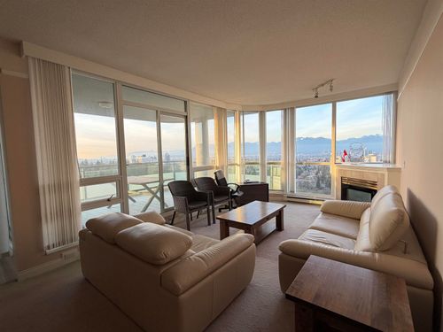 24-6128 Patterson Ave, Burnaby, BC, V5H4P3 | Card Image