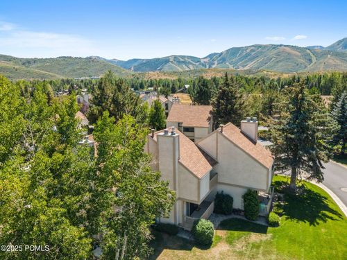 40 Spaulding Ct, Park City, UT, 84060-6977 | Card Image