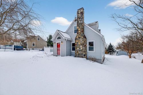 31 Oneonta Rd, Carmel, NY, 10512-5623 | Card Image
