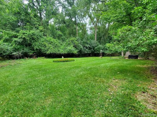 21105 Westfarm Ct, Northville, MI, 48167-9043 | Card Image