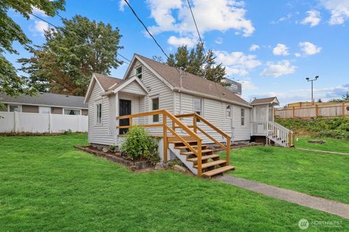 6215 28th St Ne, Tacoma, WA, 98422-3316 | Card Image