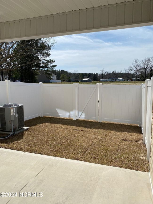 411 Justice Farm Dr, Townhouse with 2 bedrooms, 3 bathrooms and null parking in Sneads Ferry NC | Image 15