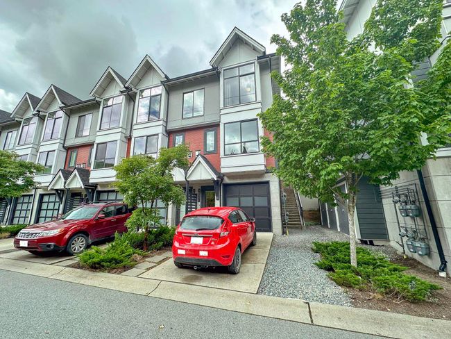 38351 Eaglewind Boulevard, Townhouse with 3 bedrooms, 2 bathrooms and 3 parking in Squamish BC | Image 1