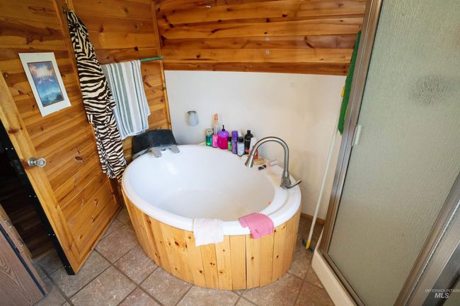 827 Olds Ferry Rd, House other with 3 bedrooms, 4 bathrooms and 4 parking in Weiser ID | Image 12