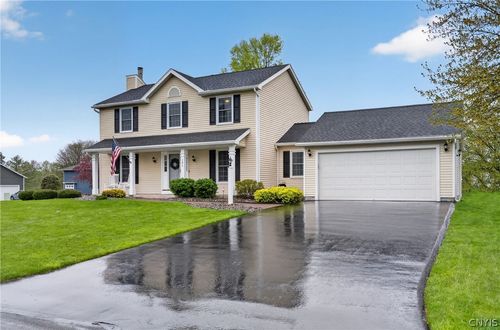 101 Dog Leg Dr, Baldwinsville, NY, 13027-3395 | Card Image