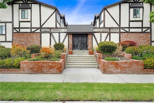 203-20737 Roscoe Blvd, Winnetka, CA, 91306-1452 | Card Image