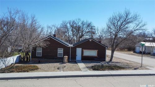 231 Centre St, Regina Beach, SK, S0G4C0 | Card Image